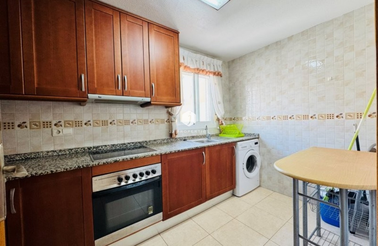 Z drugiej ręki - Mieszkanie w bloku -
Torrevieja - Costa Blanca