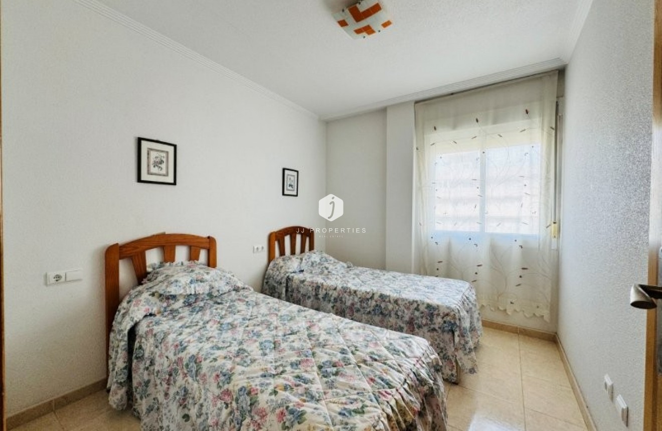 Z drugiej ręki - Mieszkanie w bloku -
Torrevieja - Costa Blanca