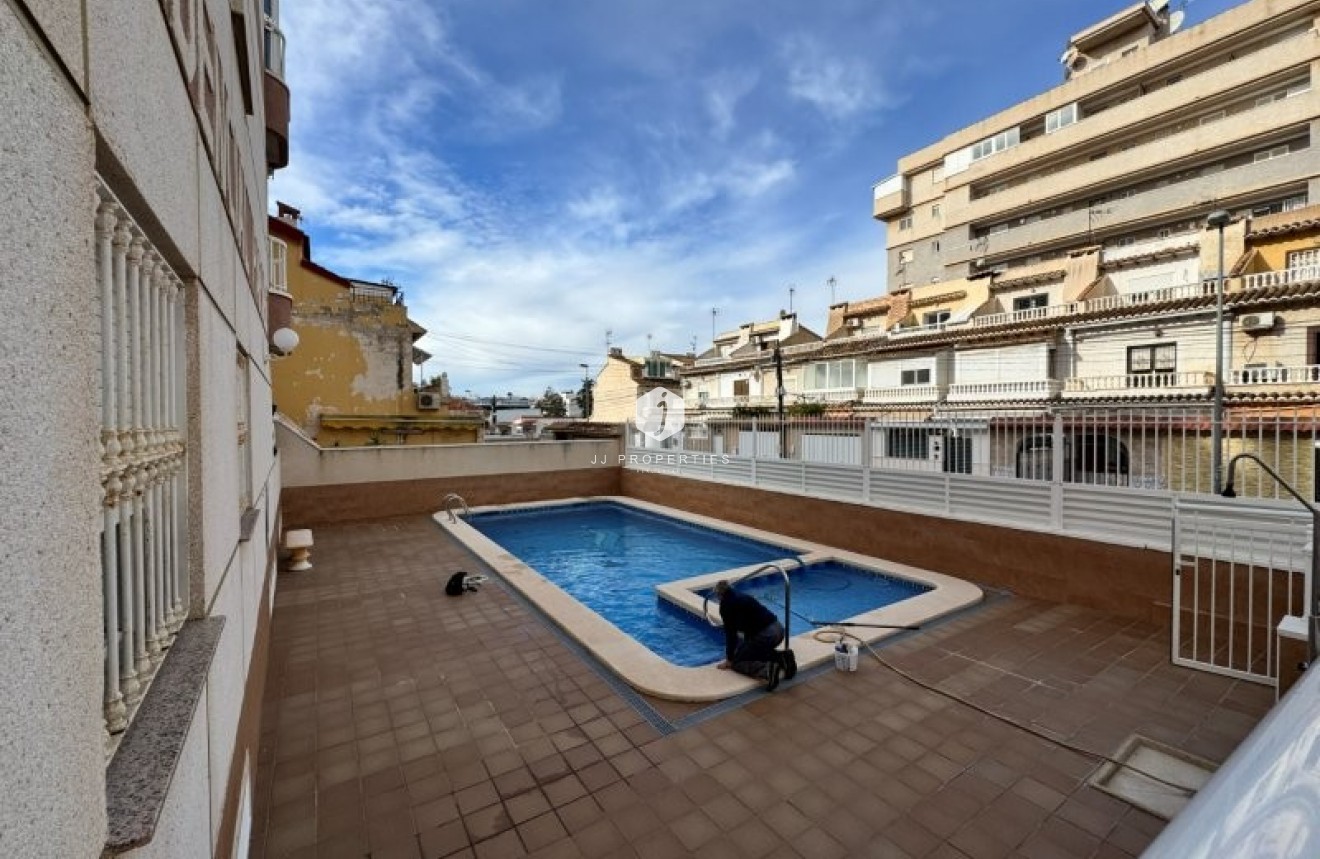 Z drugiej ręki - Mieszkanie w bloku -
Torrevieja - Costa Blanca