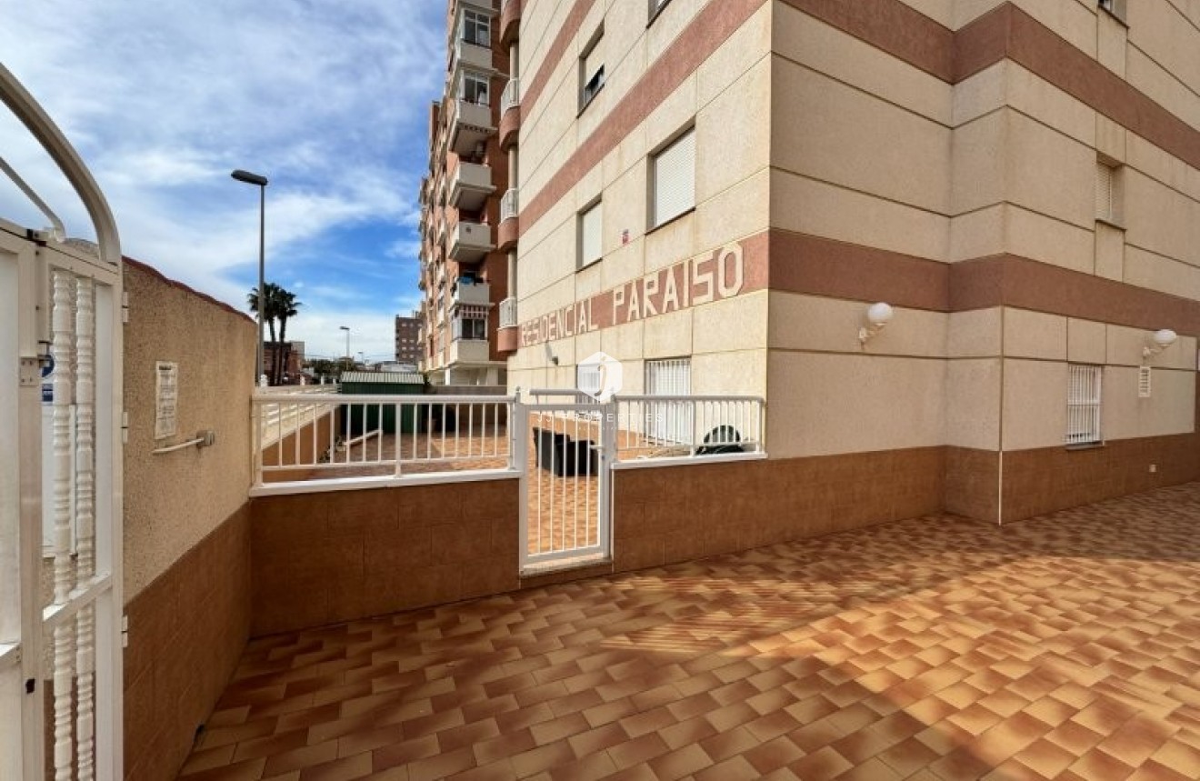 Z drugiej ręki - Mieszkanie w bloku -
Torrevieja - Costa Blanca