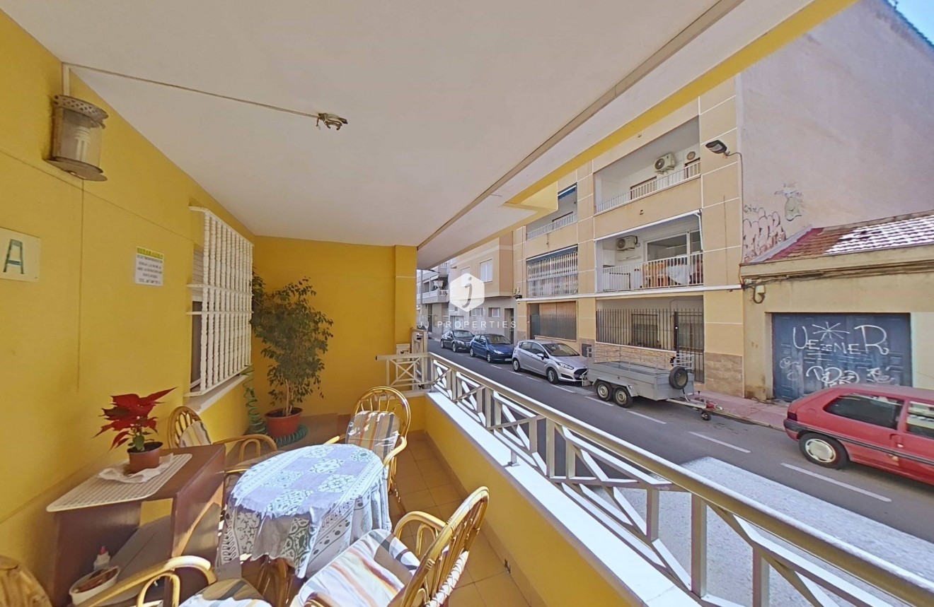 Aus zweiter Hand - Wohnung -
Torrevieja - Estacion de autobuses