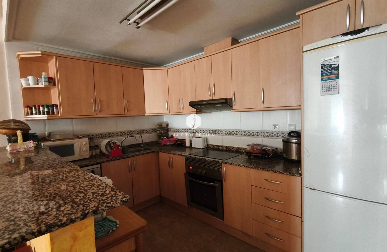 Aus zweiter Hand - Wohnung -
Torrevieja - Estacion de autobuses