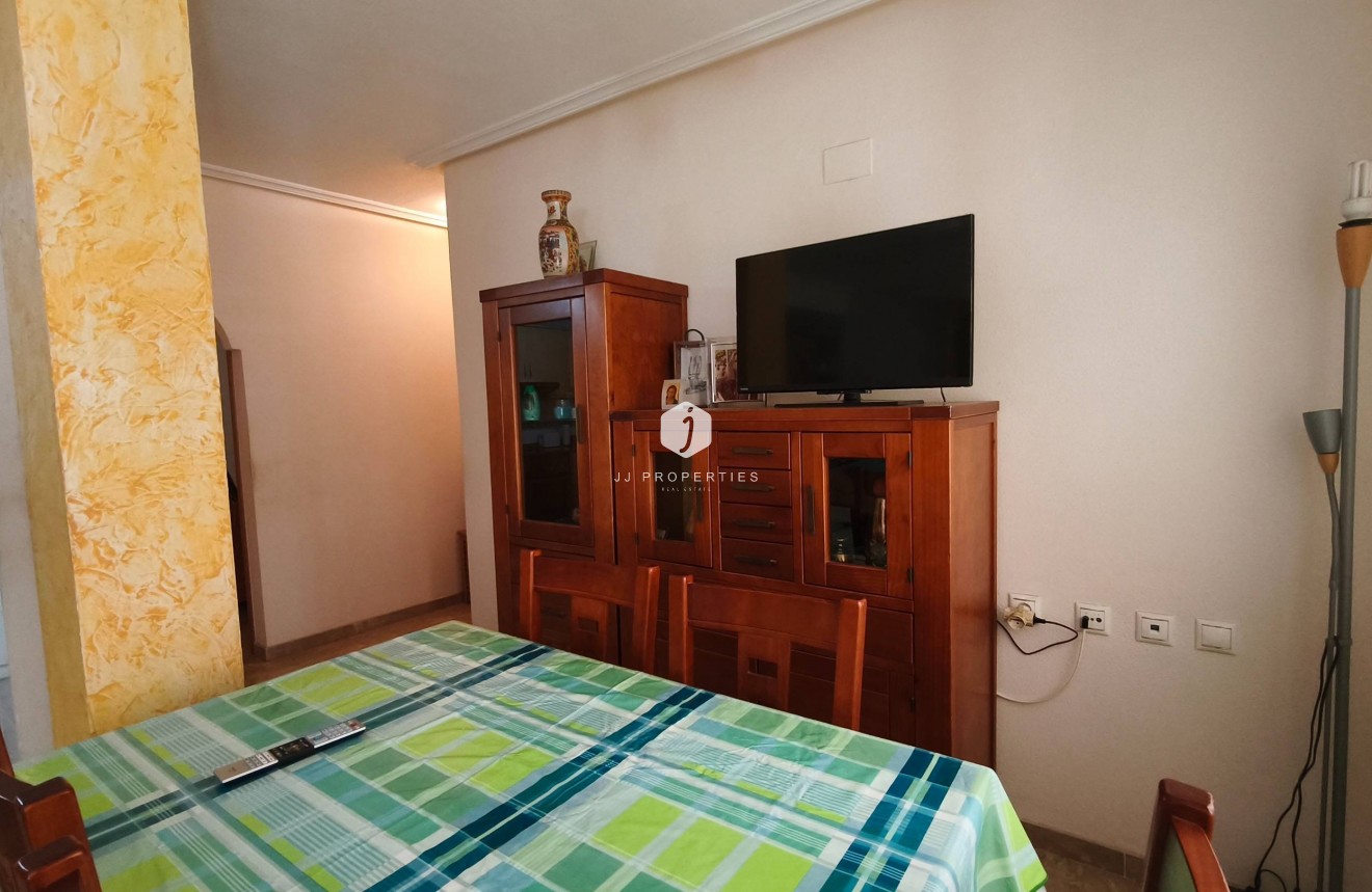 Aus zweiter Hand - Wohnung -
Torrevieja - Estacion de autobuses
