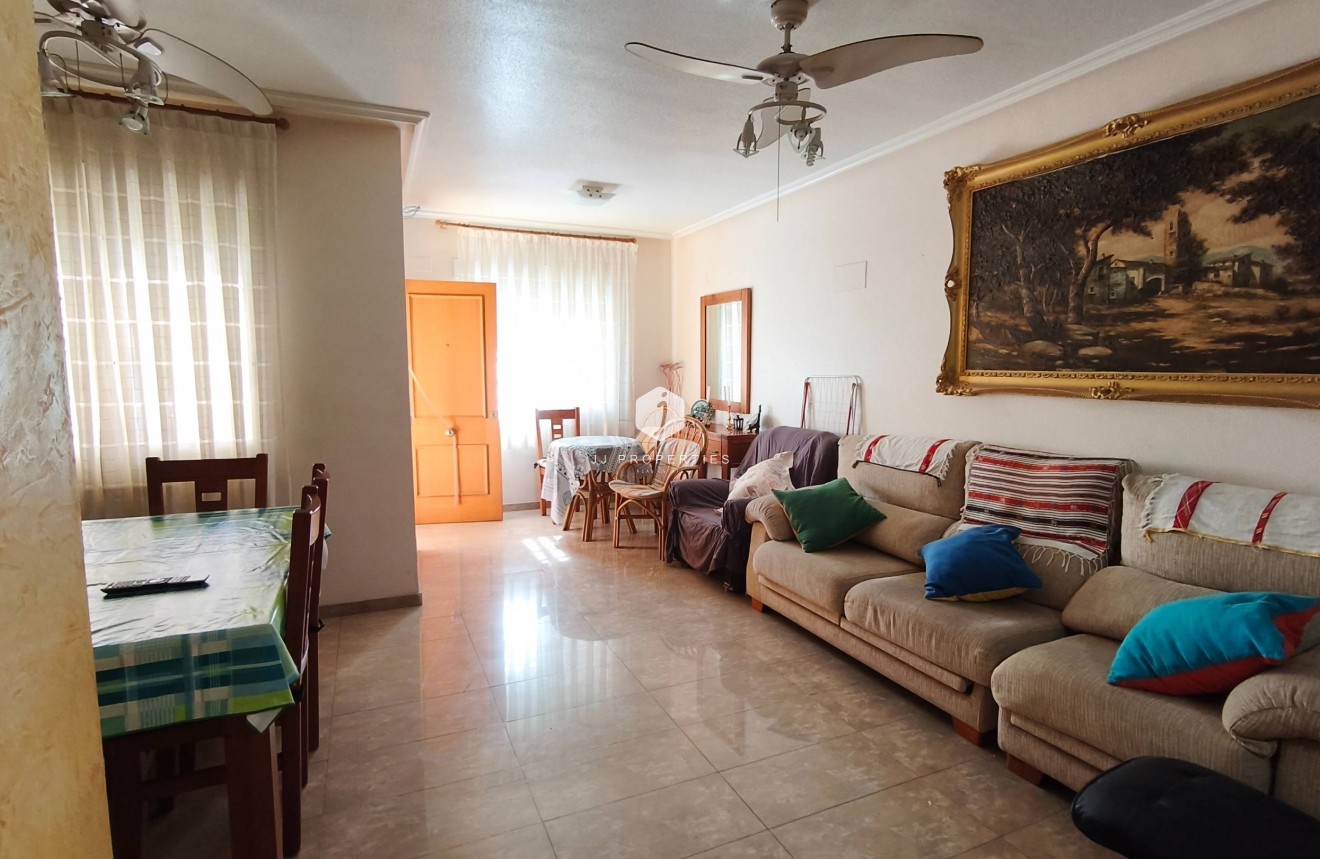 Aus zweiter Hand - Wohnung -
Torrevieja - Estacion de autobuses