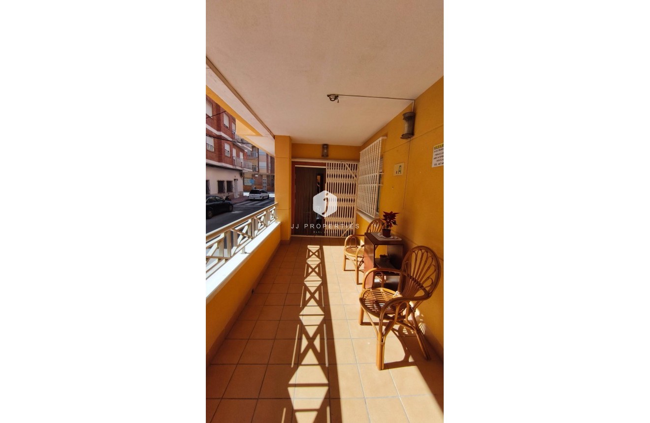 Aus zweiter Hand - Wohnung -
Torrevieja - Estacion de autobuses
