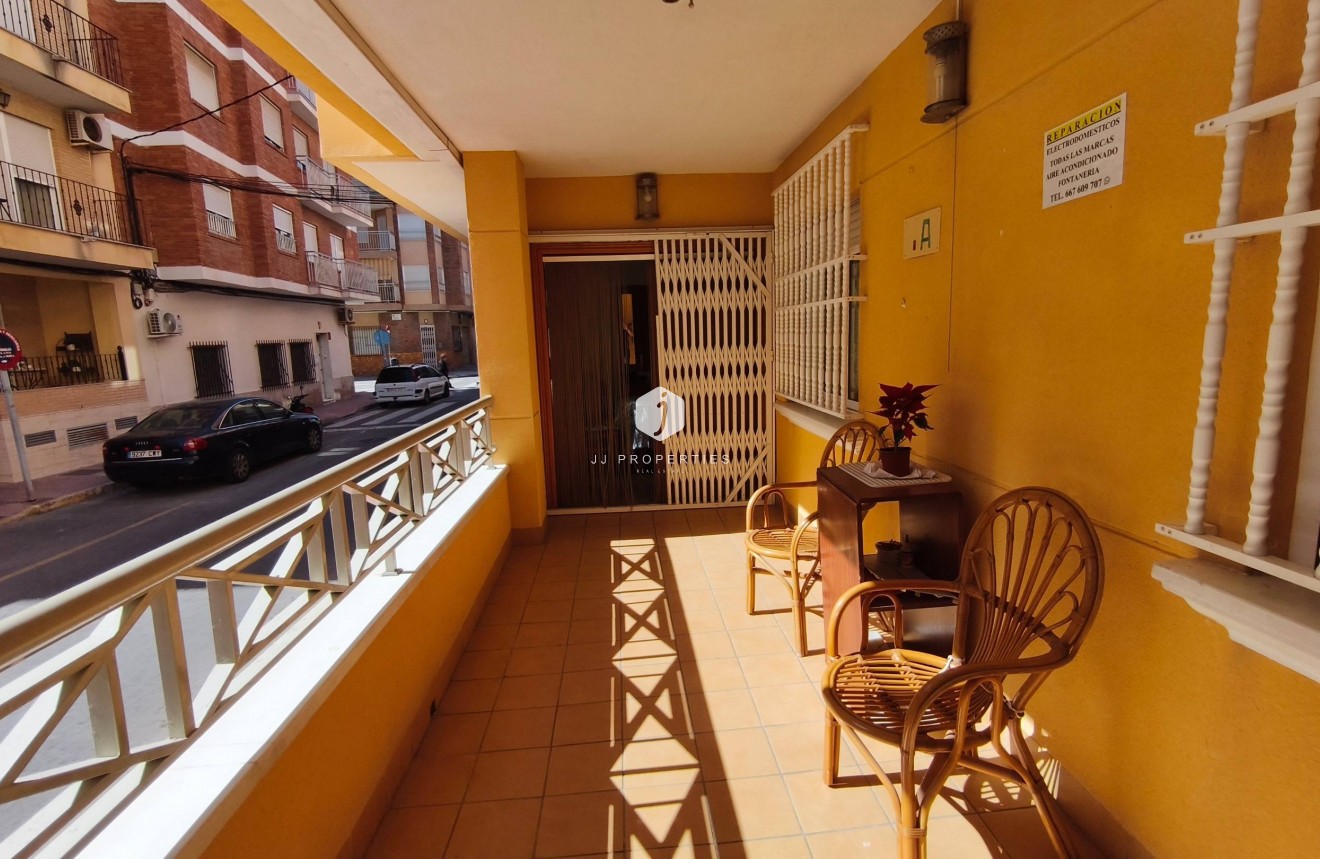 Aus zweiter Hand - Wohnung -
Torrevieja - Estacion de autobuses