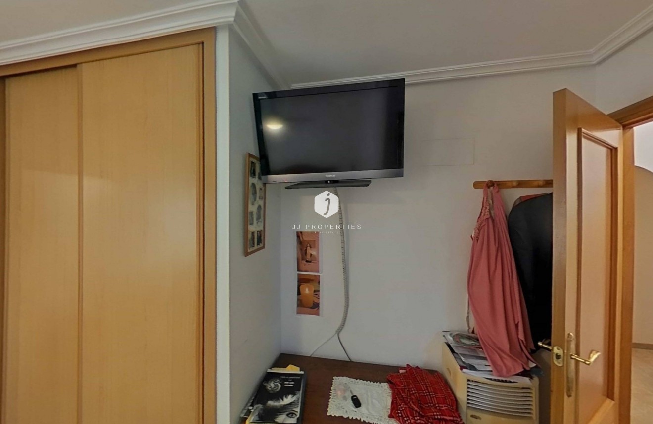 Aus zweiter Hand - Wohnung -
Torrevieja - Estacion de autobuses