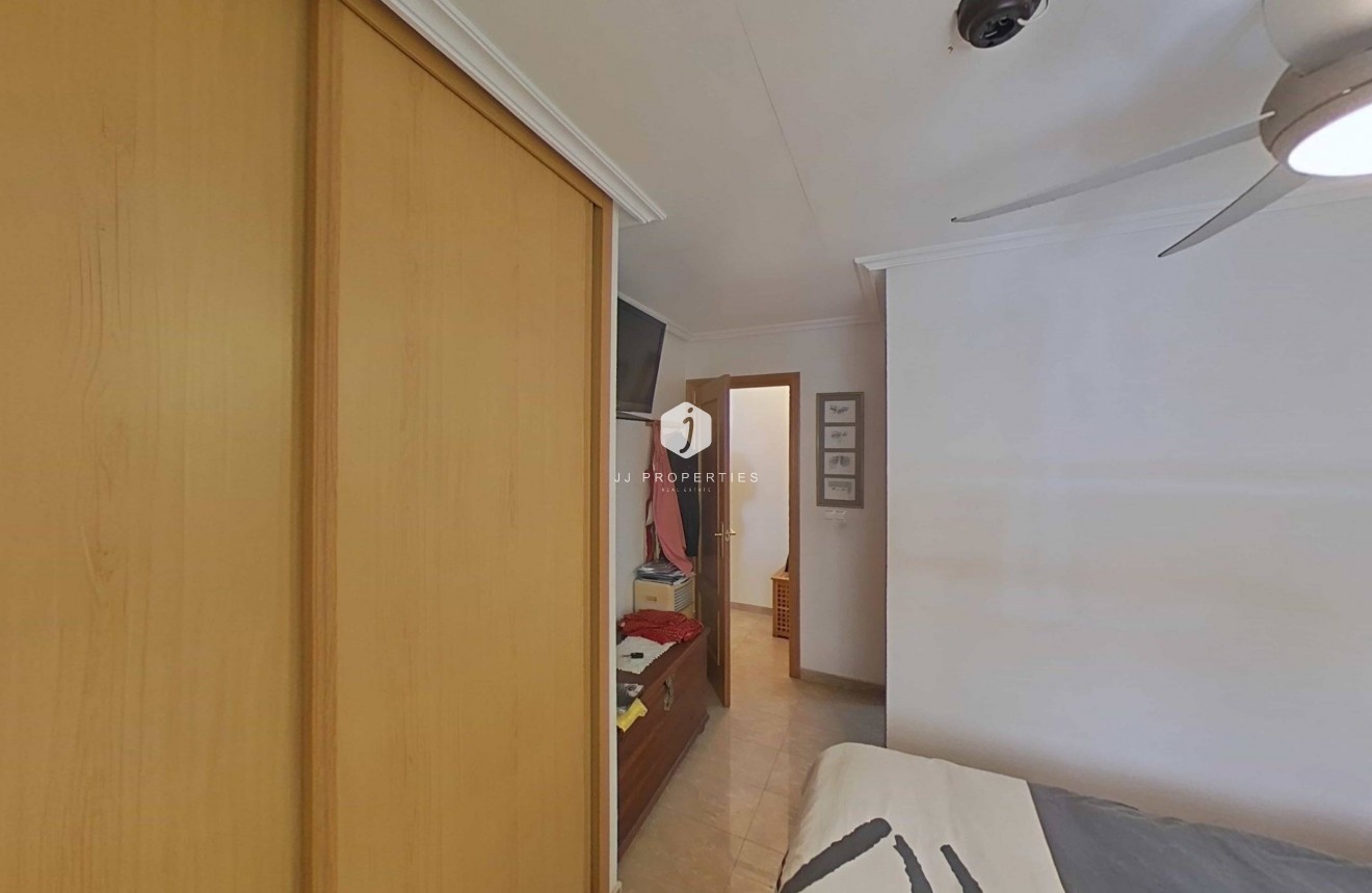 Aus zweiter Hand - Wohnung -
Torrevieja - Estacion de autobuses