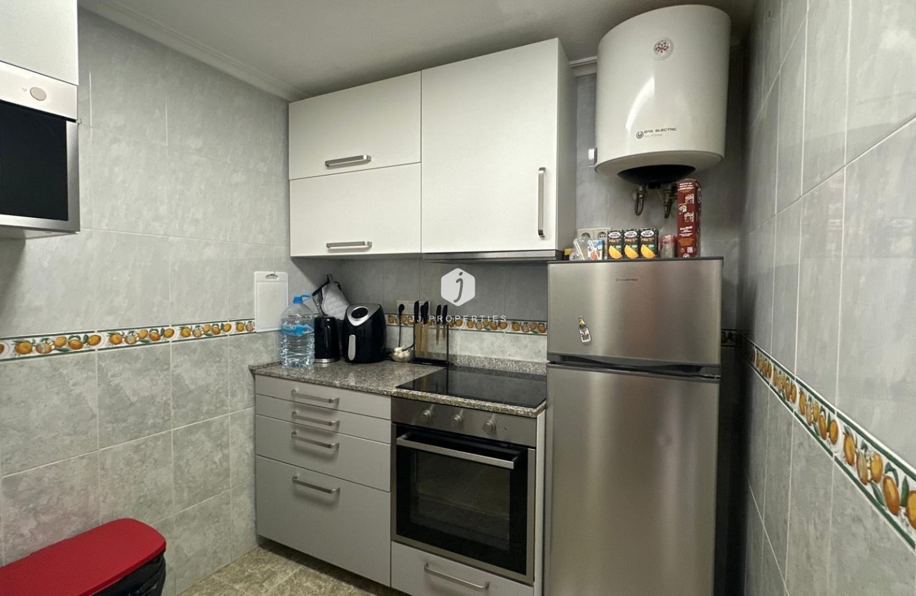 Segunda mano - Apartamento / piso -
Torrevieja - Estacion de autobuses