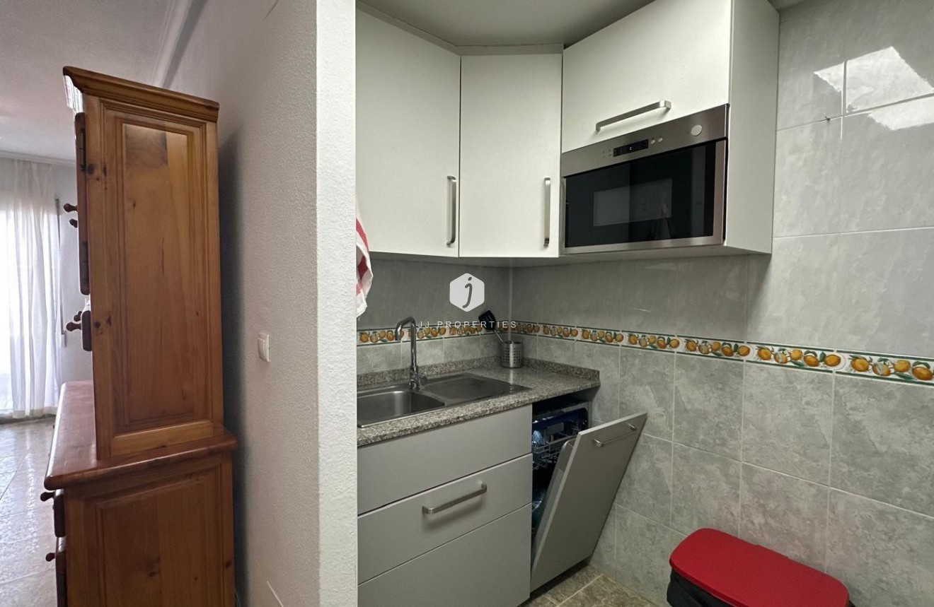 Segunda mano - Apartamento / piso -
Torrevieja - Estacion de autobuses