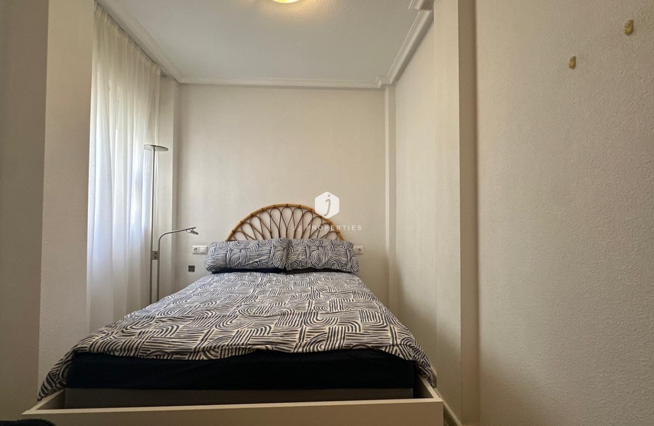 Segunda mano - Apartamento / piso -
Torrevieja - Estacion de autobuses