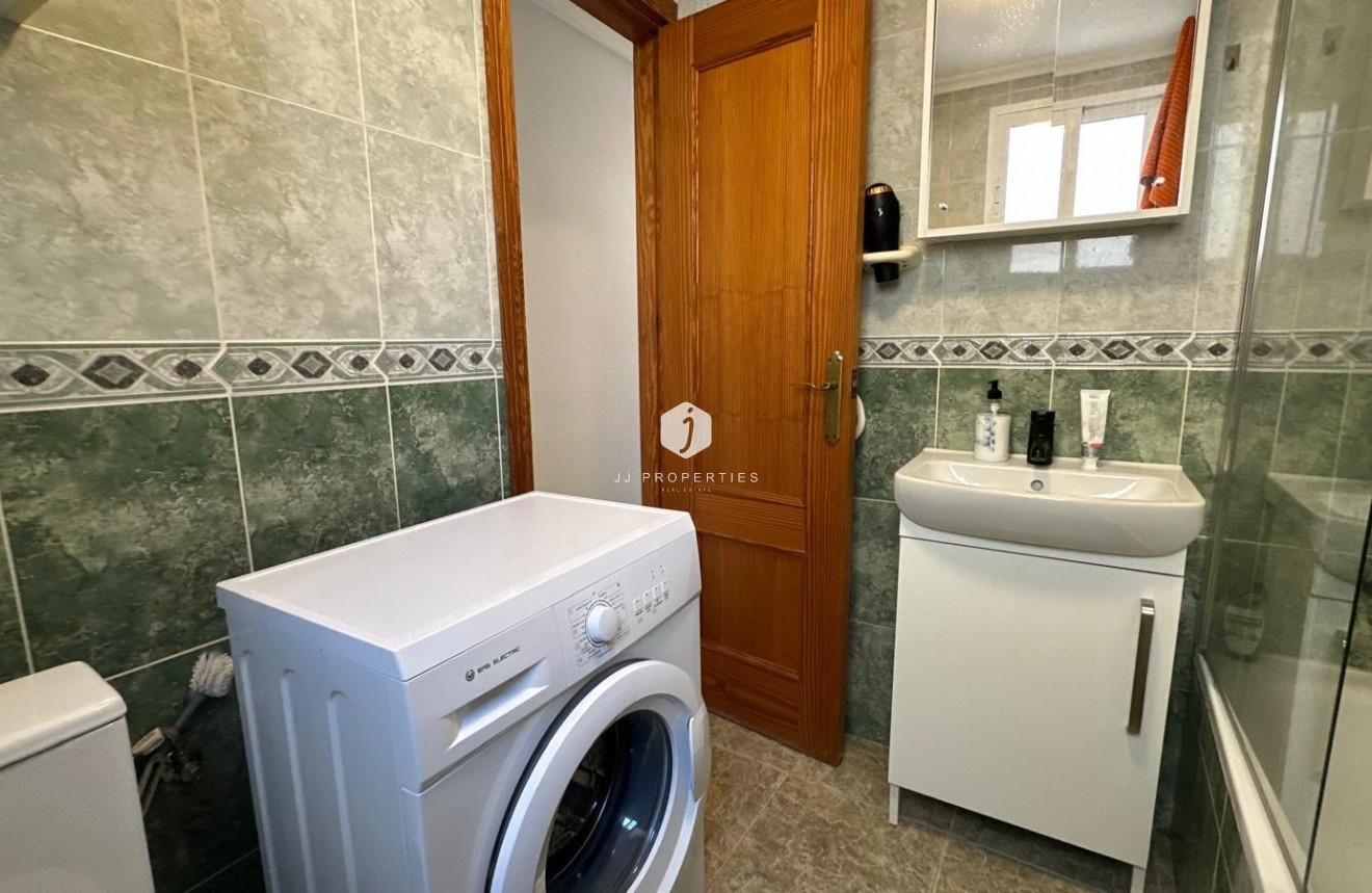 Segunda mano - Apartamento / piso -
Torrevieja - Estacion de autobuses