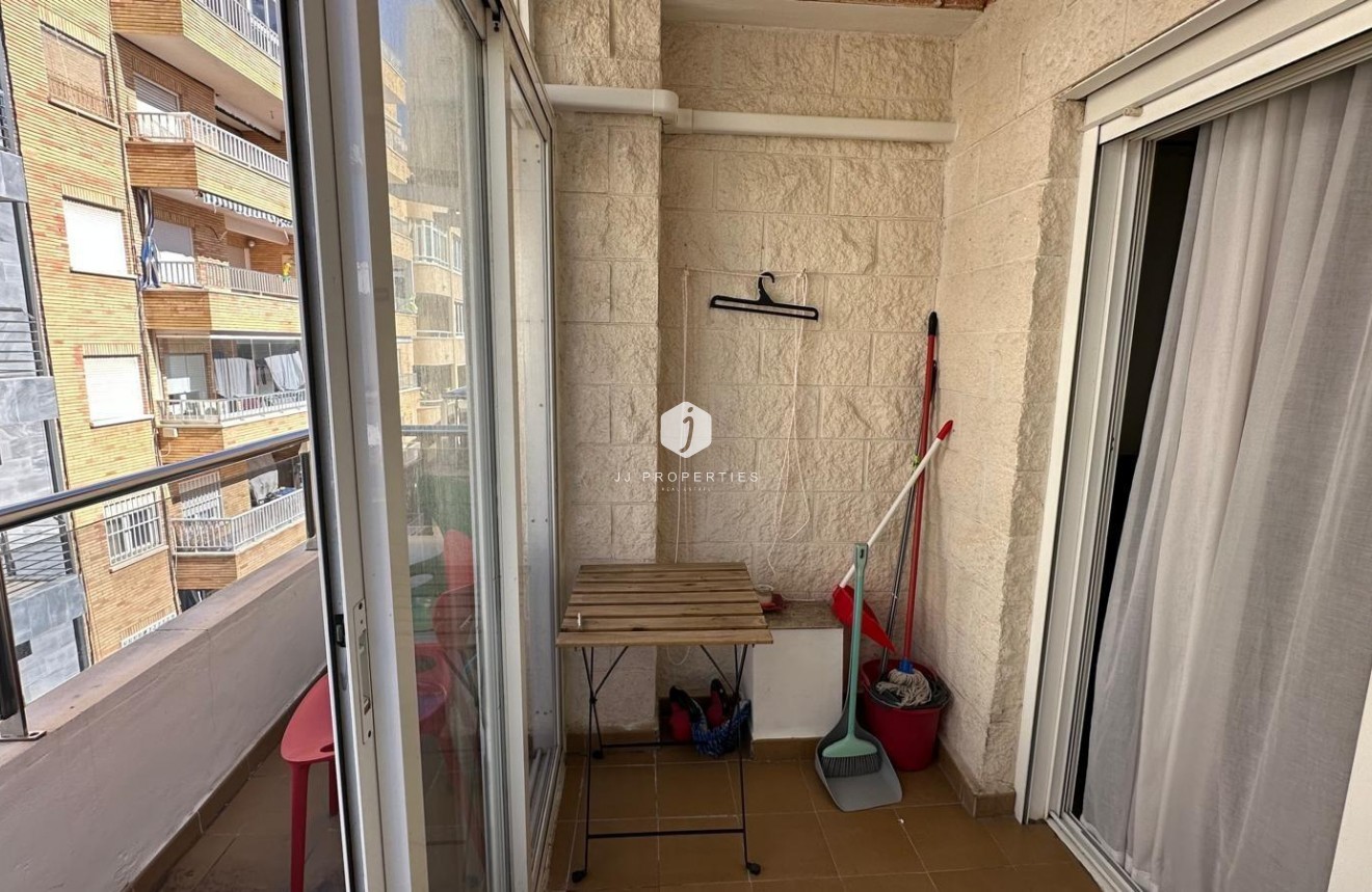 Segunda mano - Apartamento / piso -
Torrevieja - Estacion de autobuses