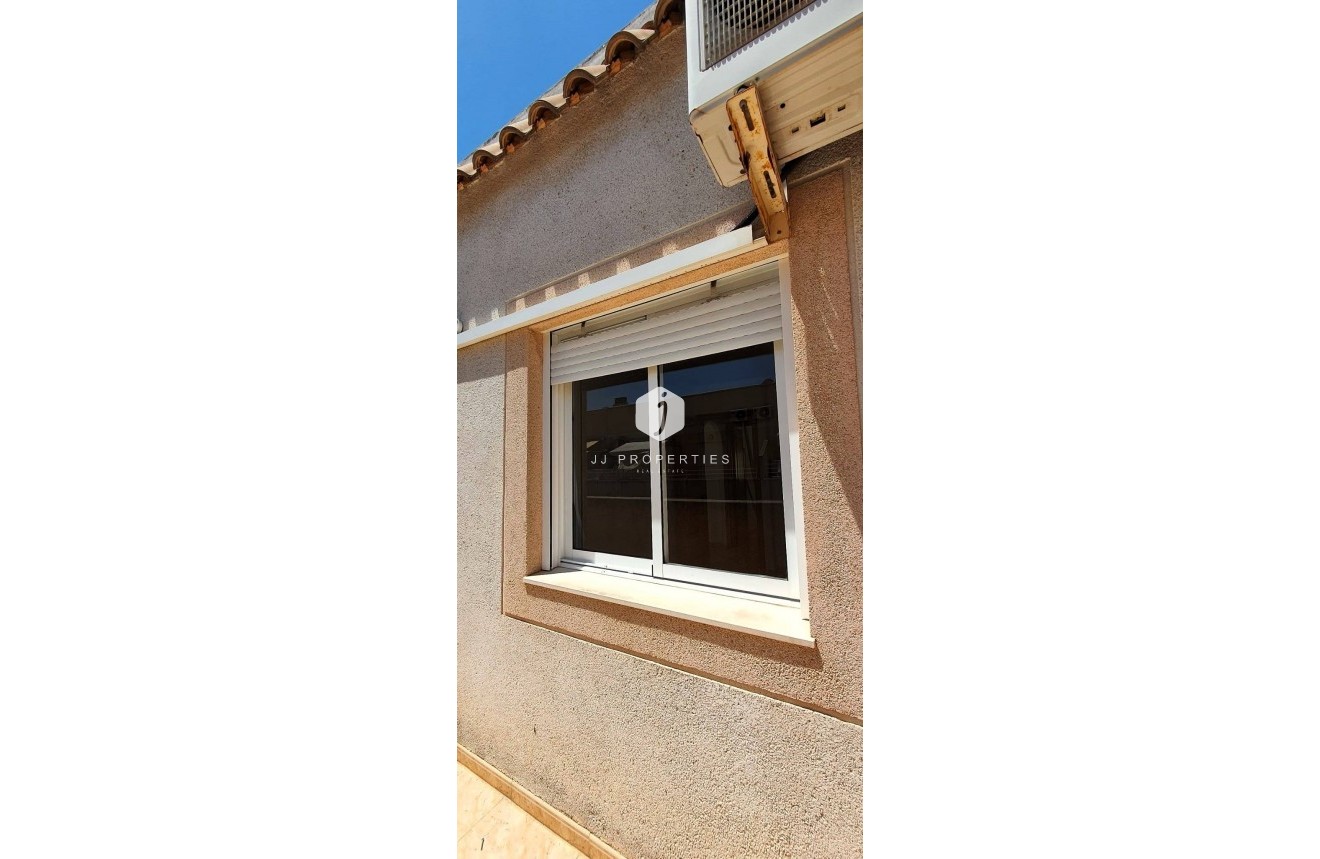 Z drugiej ręki - Daszek -
Torrevieja - Playa de los Locos