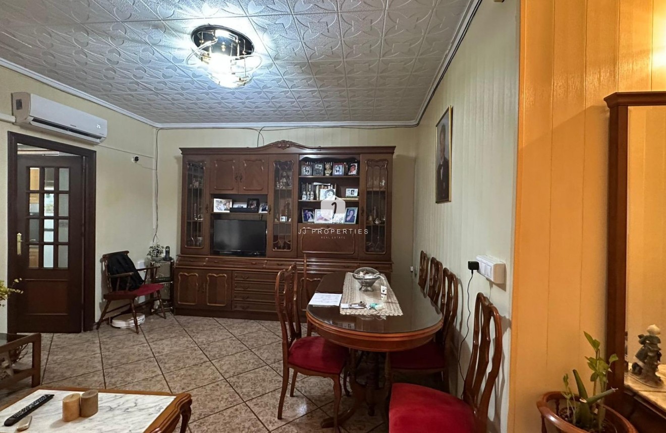 Tweedehands - Appartement / flat -
Torrevieja - Estacion de autobuses