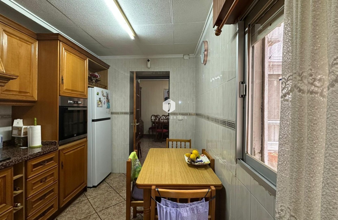 Tweedehands - Appartement / flat -
Torrevieja - Estacion de autobuses