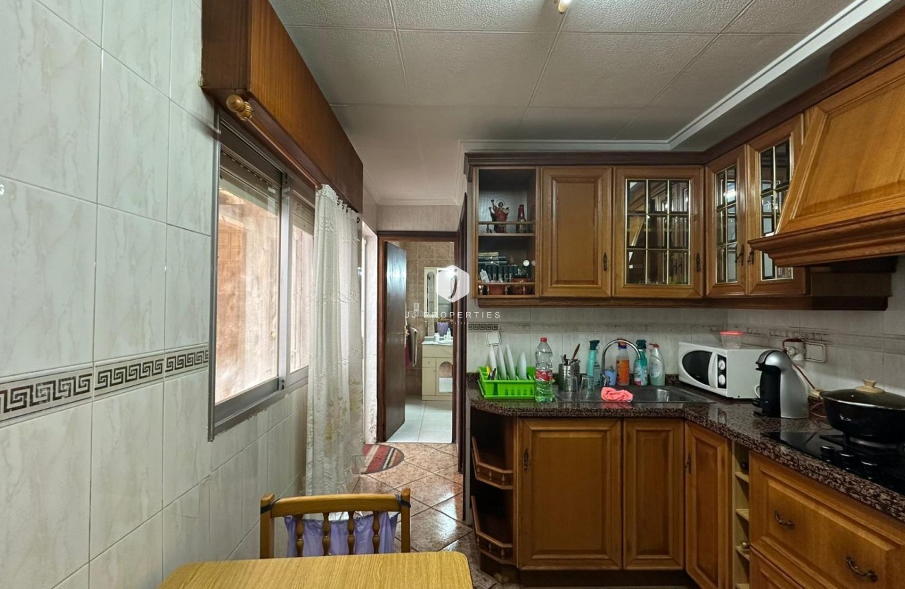 Tweedehands - Appartement / flat -
Torrevieja - Estacion de autobuses
