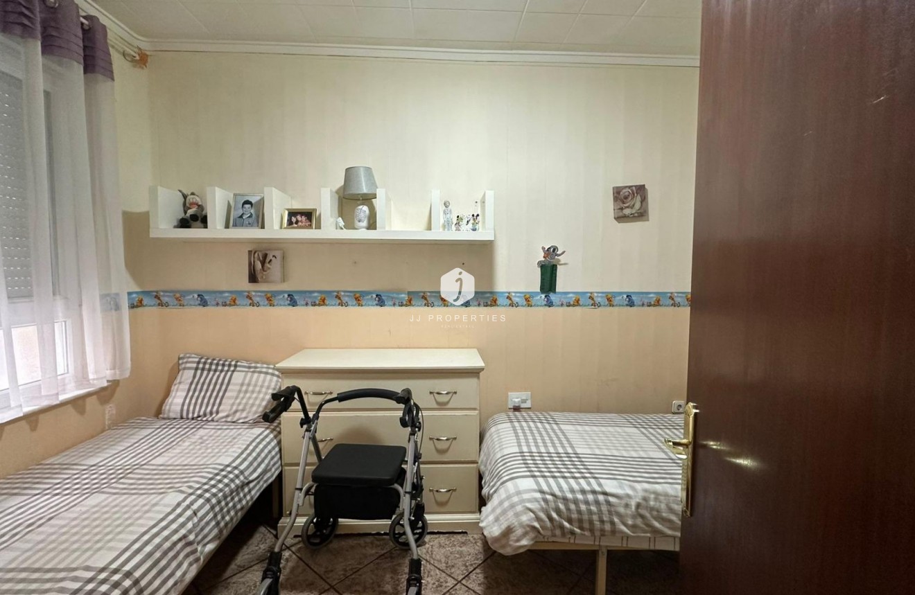Tweedehands - Appartement / flat -
Torrevieja - Estacion de autobuses