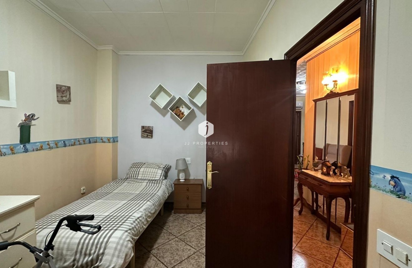 Tweedehands - Appartement / flat -
Torrevieja - Estacion de autobuses