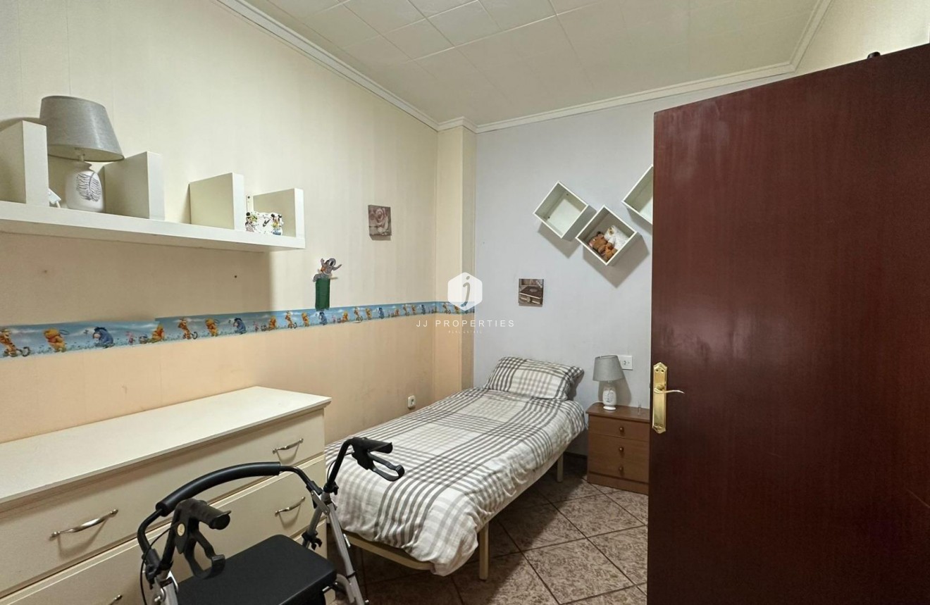 Tweedehands - Appartement / flat -
Torrevieja - Estacion de autobuses
