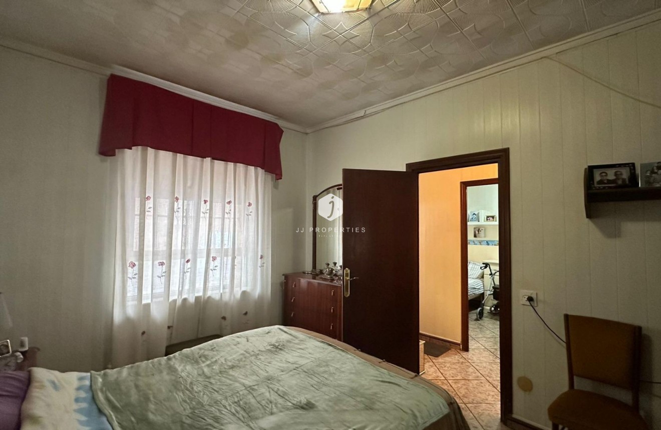 Tweedehands - Appartement / flat -
Torrevieja - Estacion de autobuses