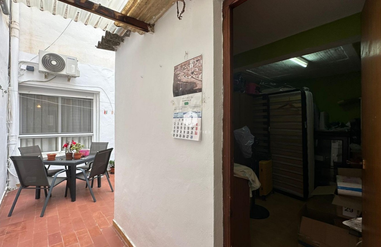 Tweedehands - Appartement / flat -
Torrevieja - Estacion de autobuses