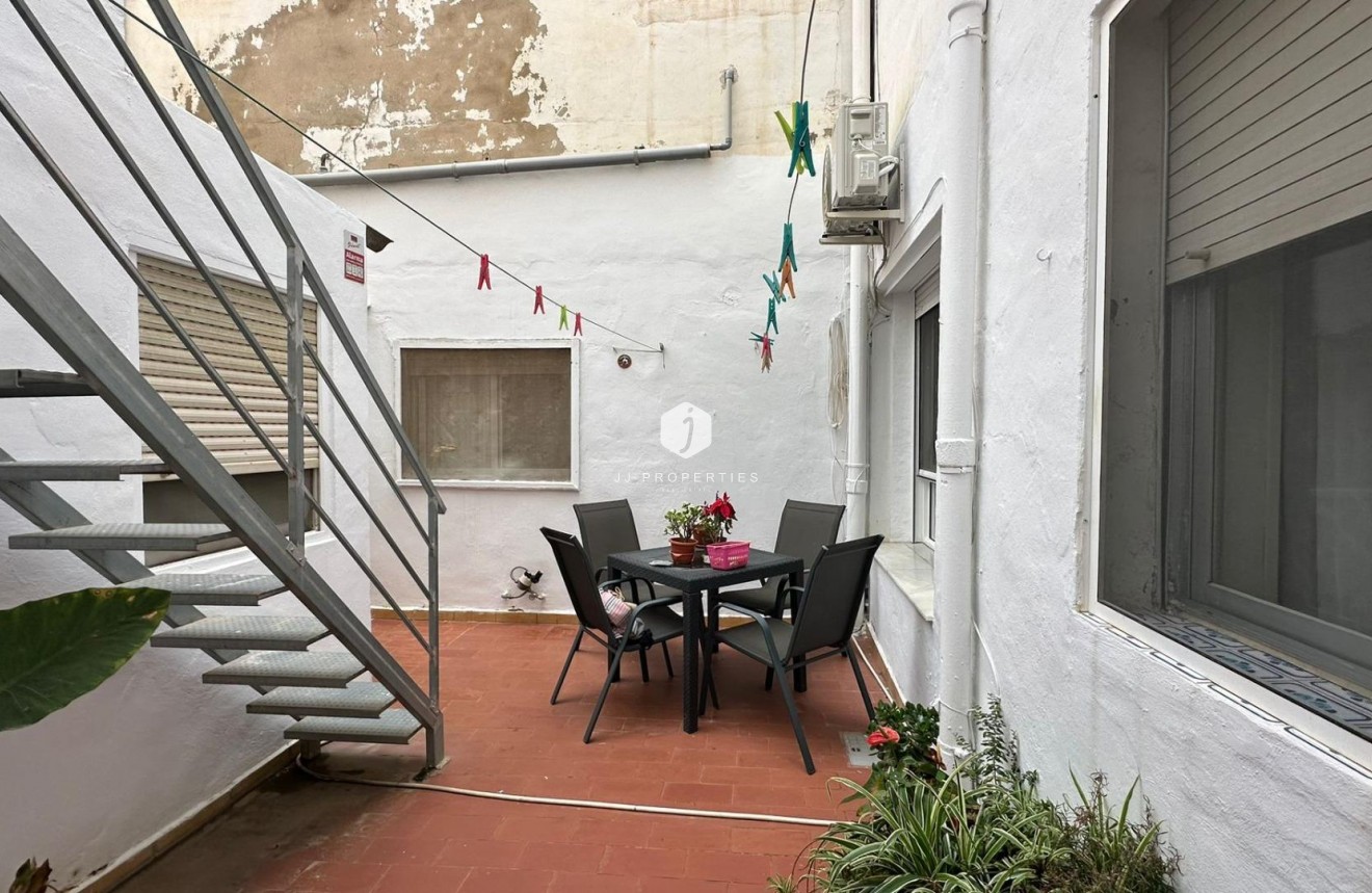 Tweedehands - Appartement / flat -
Torrevieja - Estacion de autobuses