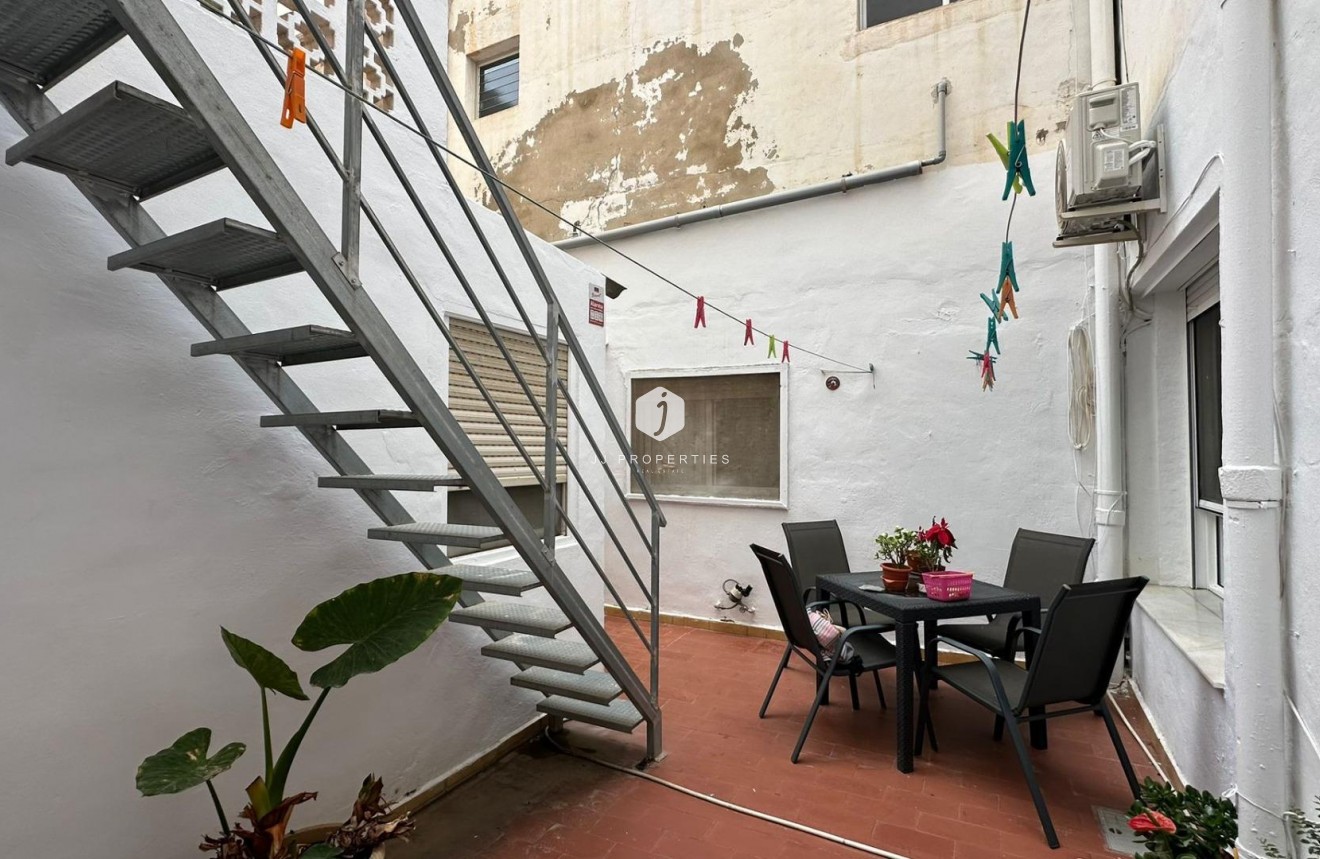 Tweedehands - Appartement / flat -
Torrevieja - Estacion de autobuses