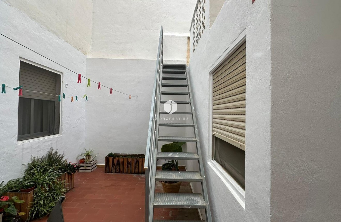 Tweedehands - Appartement / flat -
Torrevieja - Estacion de autobuses