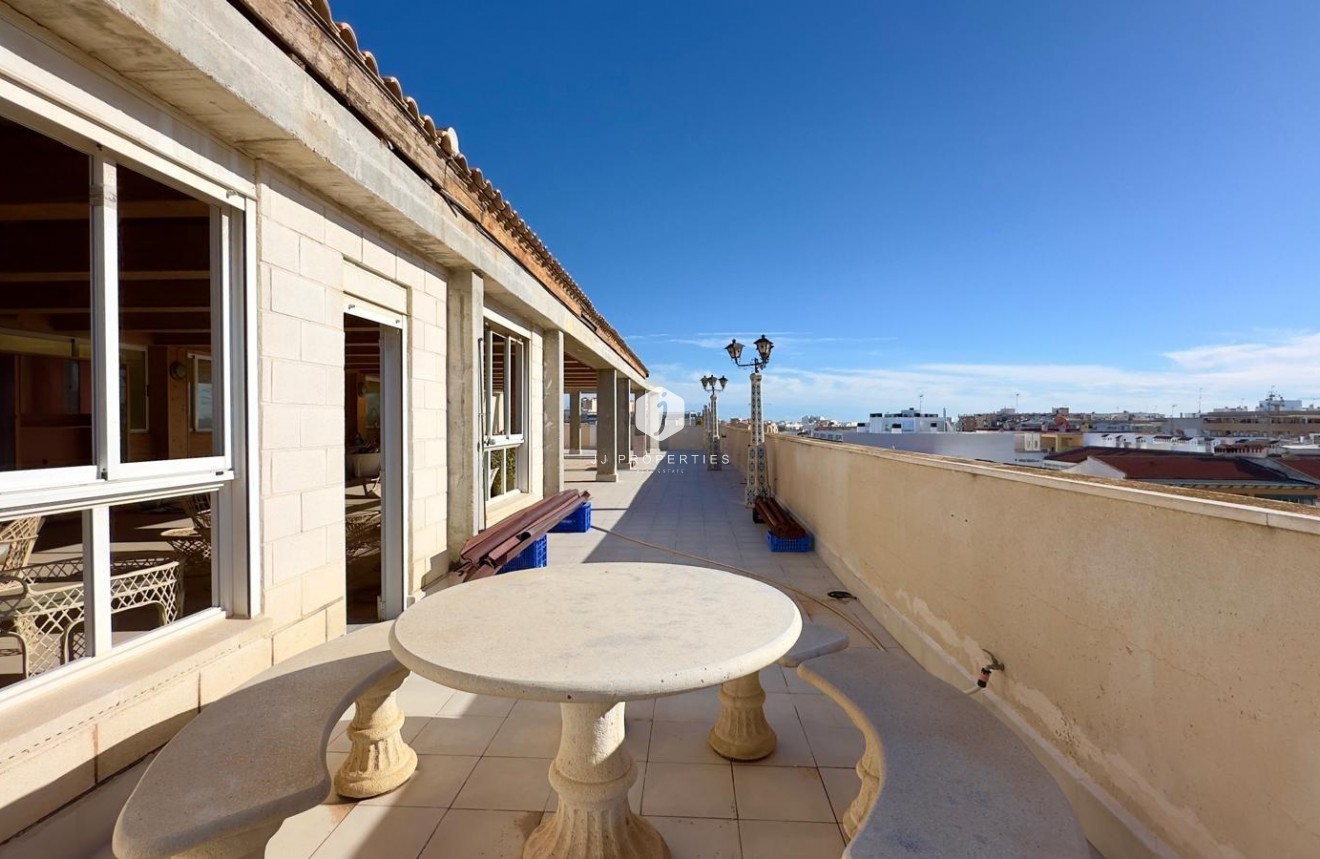 Z drugiej ręki - Daszek -
Torrevieja - Centro