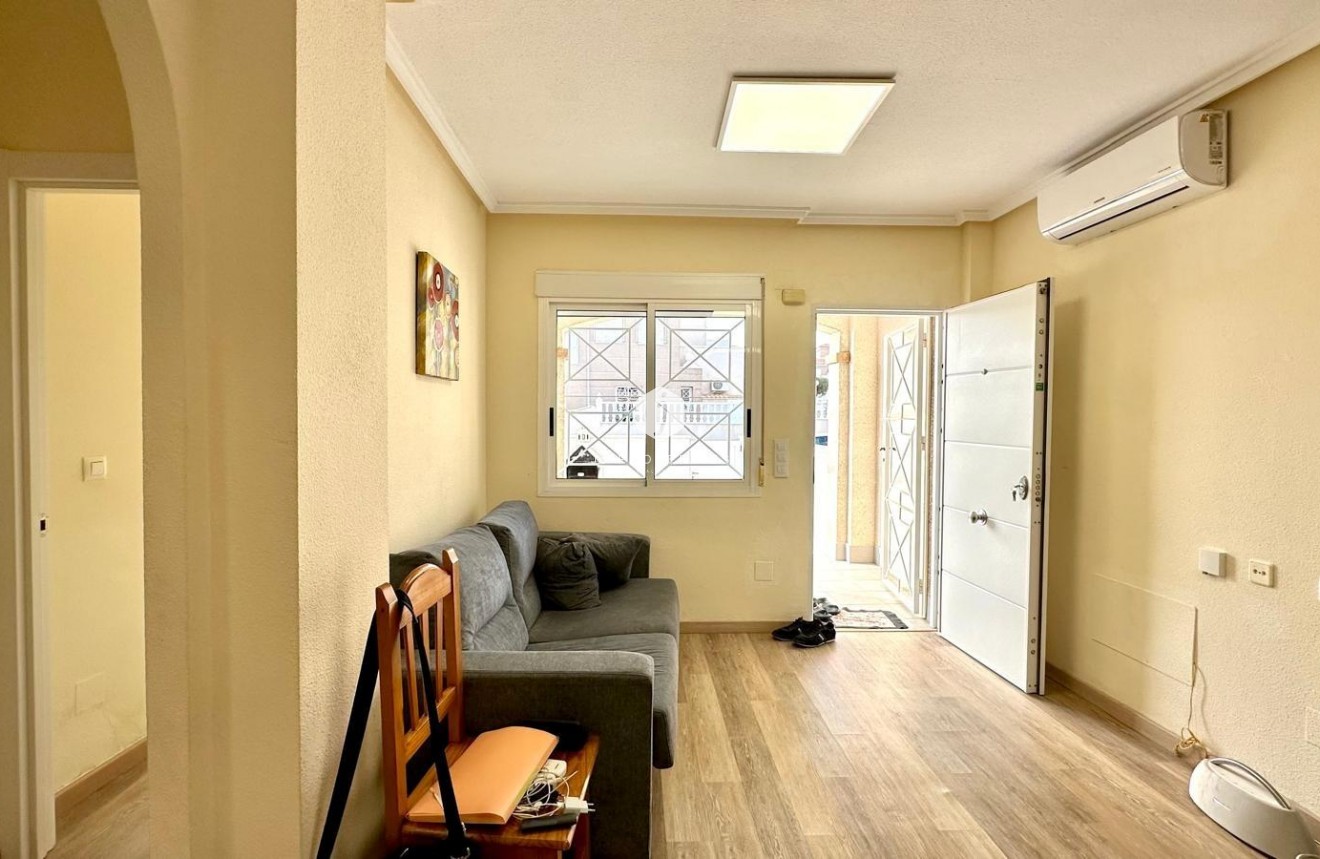 Resale - Bungalow -
Torrevieja - Torreblanca