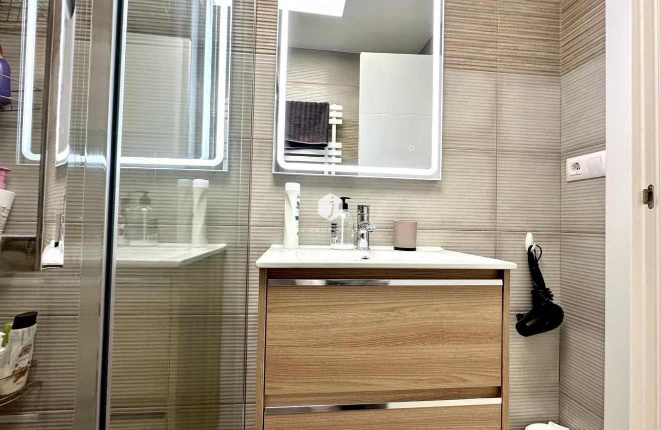 Resale - Bungalow -
Torrevieja - Torreblanca