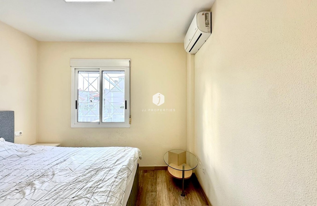 Resale - Bungalow -
Torrevieja - Torreblanca
