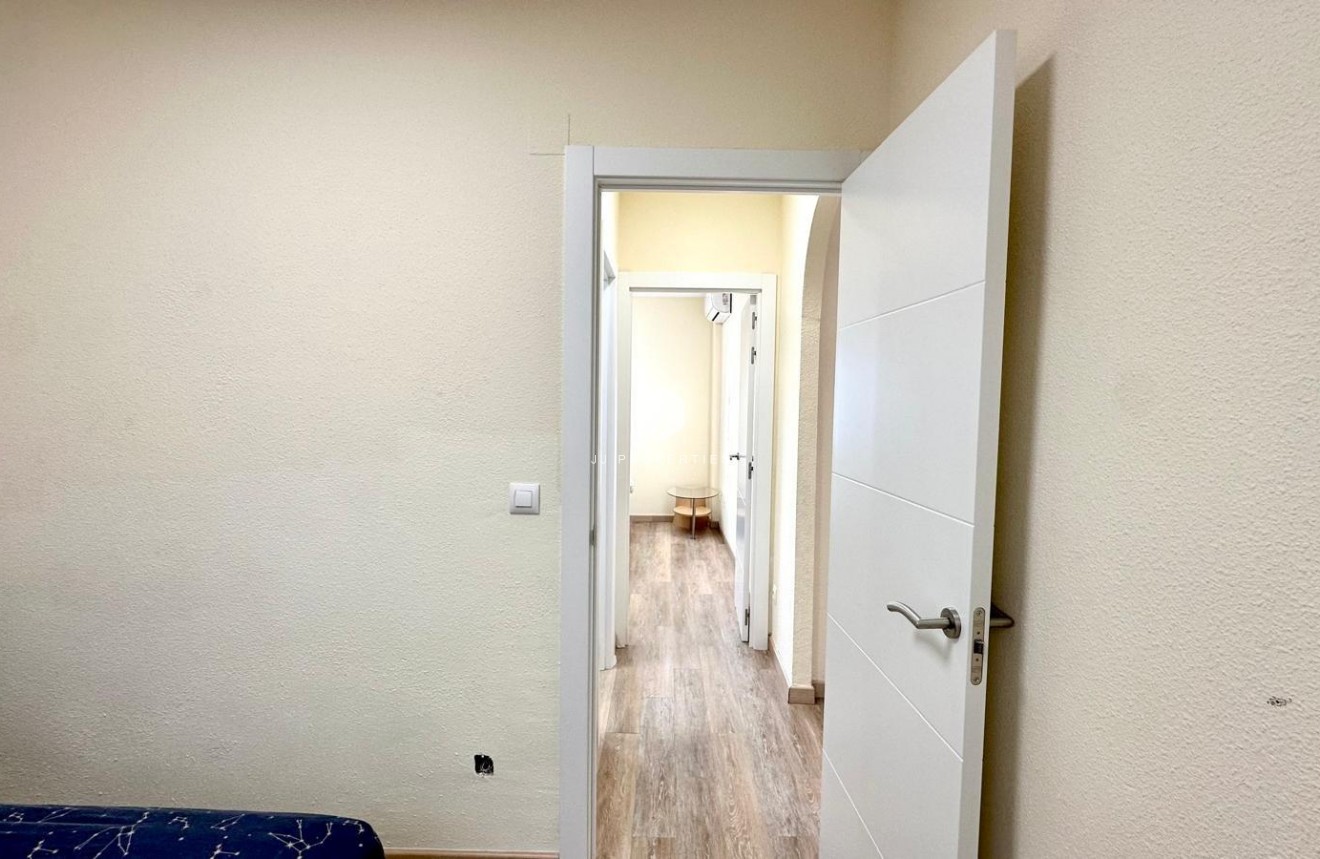 Resale - Bungalow -
Torrevieja - Torreblanca