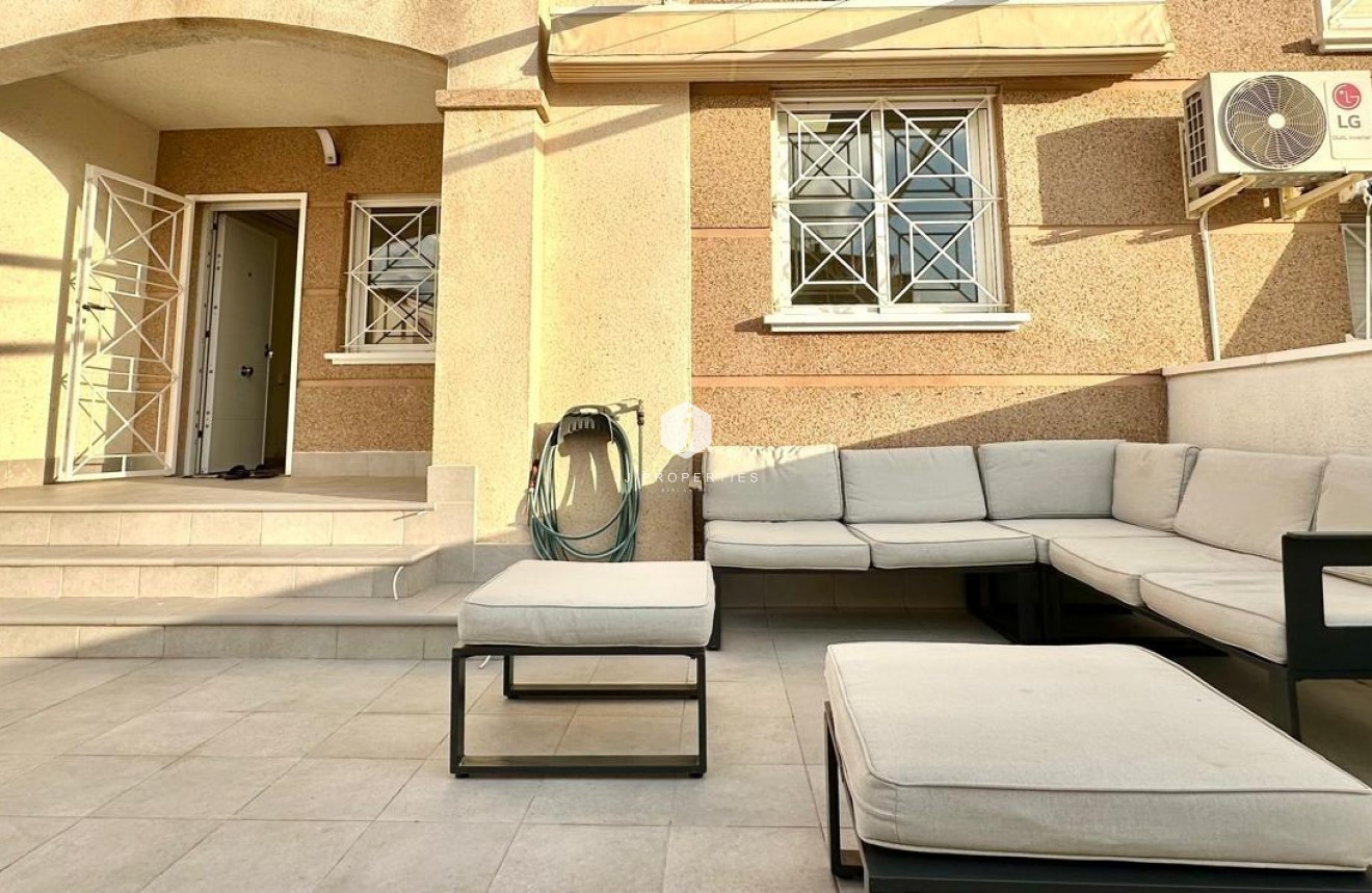 Resale - Bungalow -
Torrevieja - Torreblanca