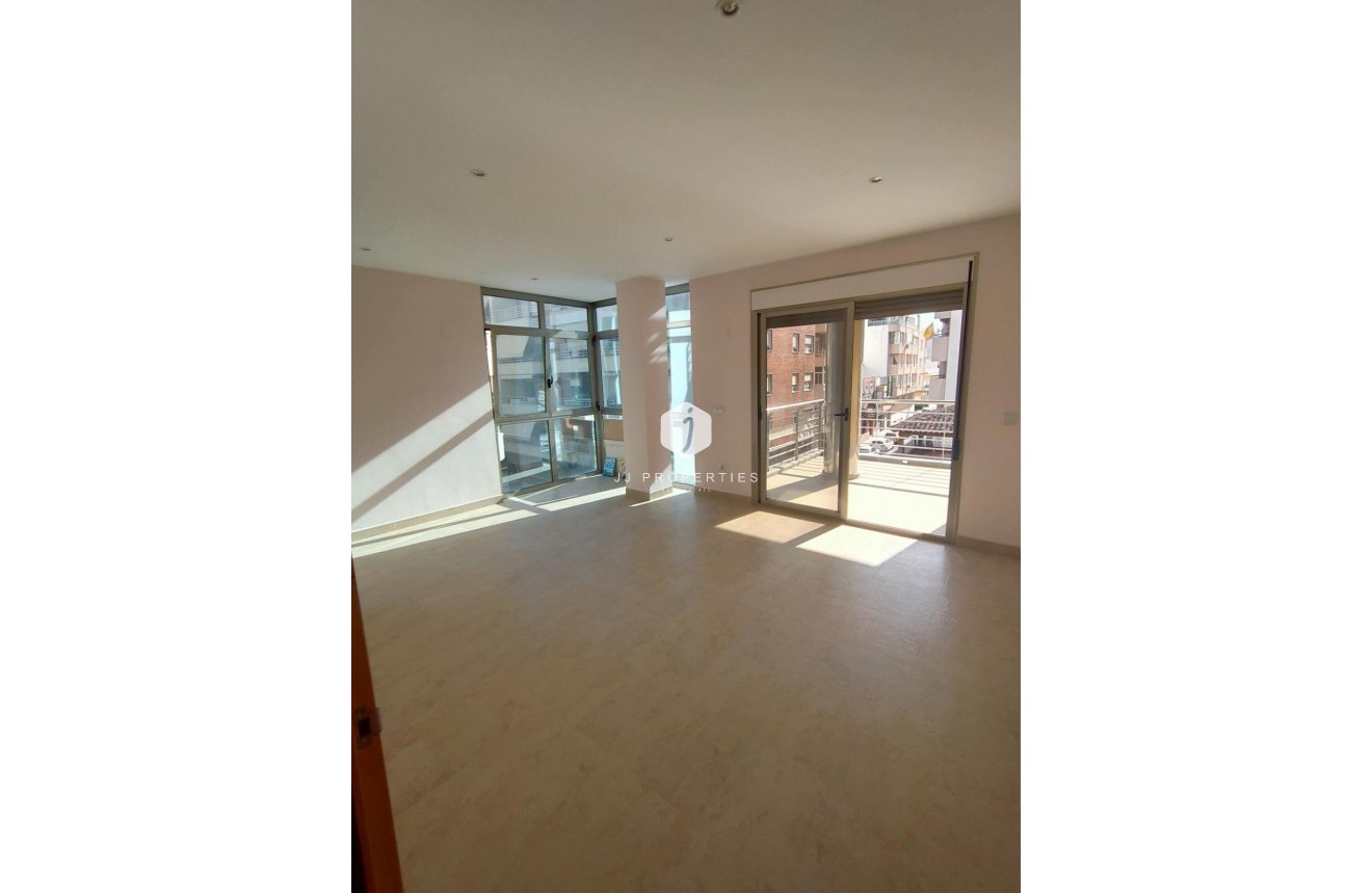 Segunda mano - Apartamento / piso -
Torrevieja - Estacion de autobuses