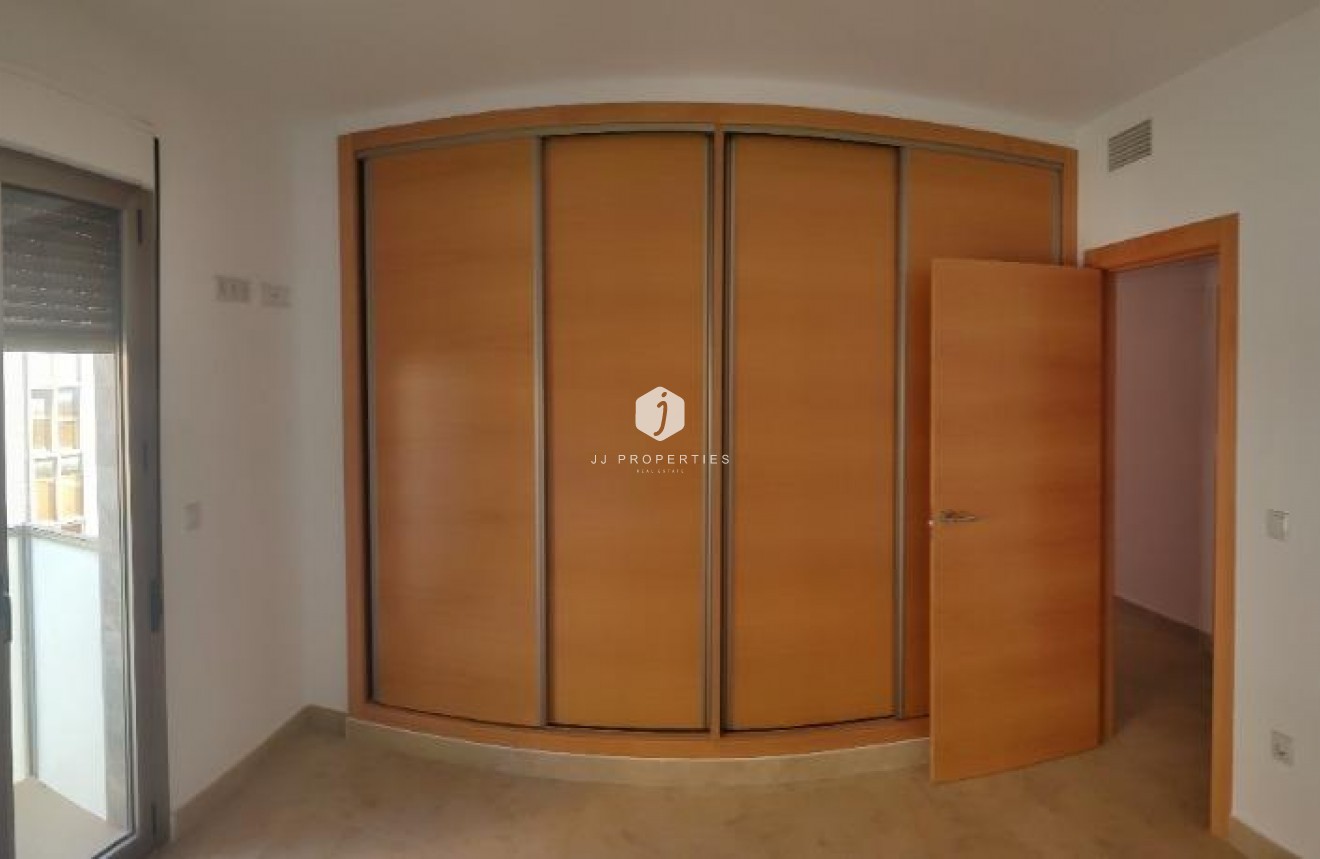 Segunda mano - Apartamento / piso -
Torrevieja - Estacion de autobuses