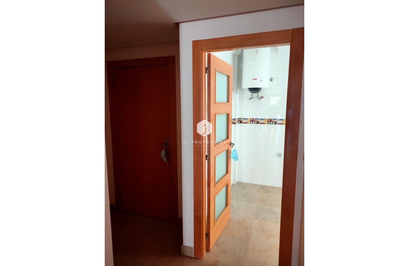 Segunda mano - Apartamento / piso -
Torrevieja - Estacion de autobuses