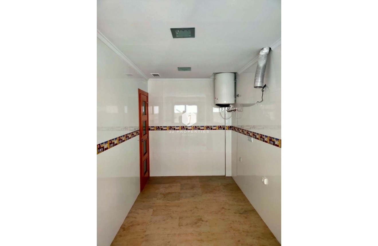 Segunda mano - Apartamento / piso -
Torrevieja - Estacion de autobuses