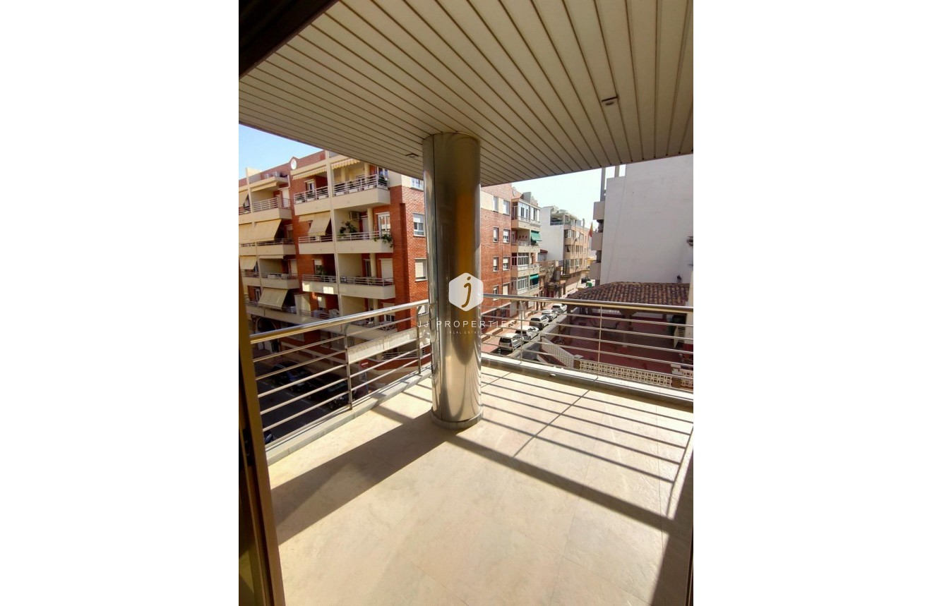 Segunda mano - Apartamento / piso -
Torrevieja - Estacion de autobuses