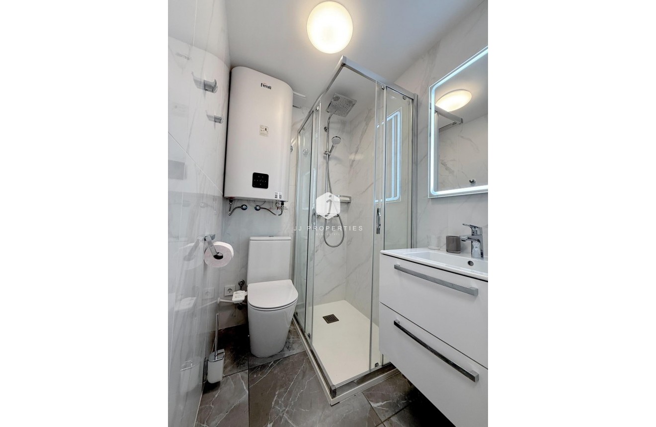 Segunda mano - Apartamento / piso -
Torrevieja - Cabo cervera