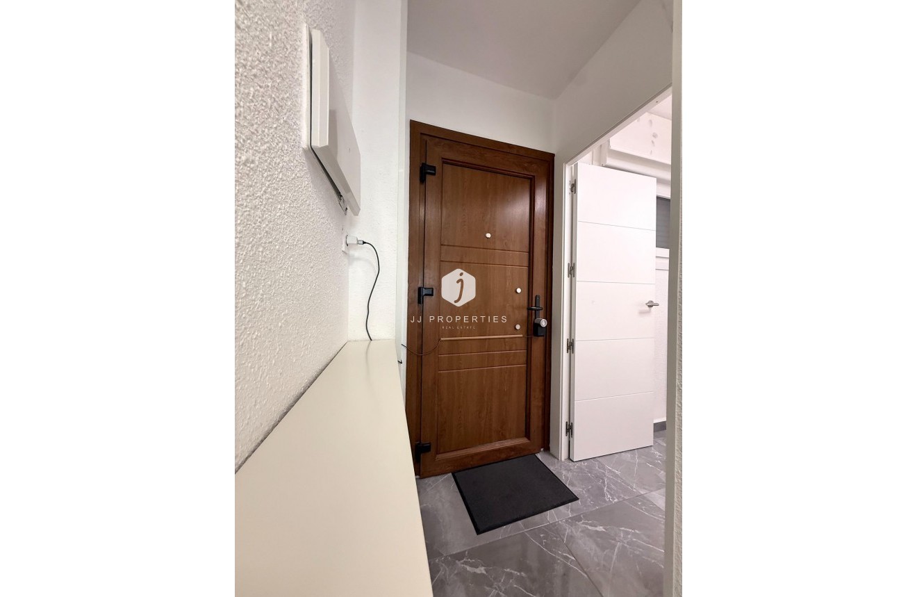 Segunda mano - Apartamento / piso -
Torrevieja - Cabo cervera