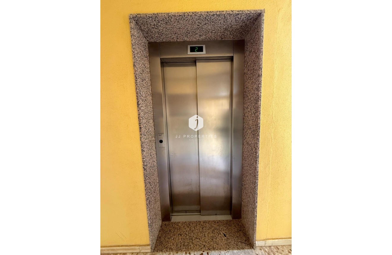 Segunda mano - Apartamento / piso -
Torrevieja - Cabo cervera