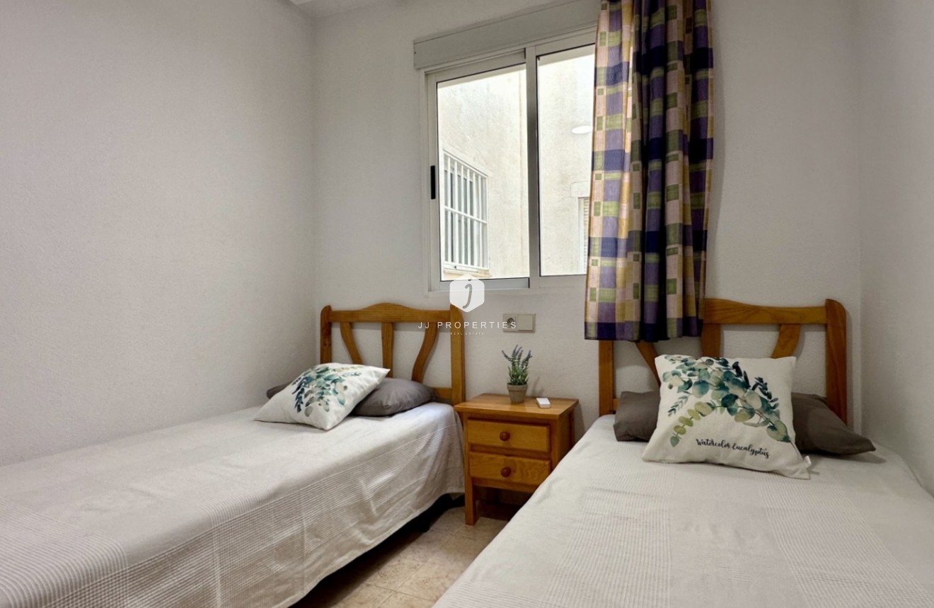 D'occasion - Appartement -
Torrevieja - Costa Blanca