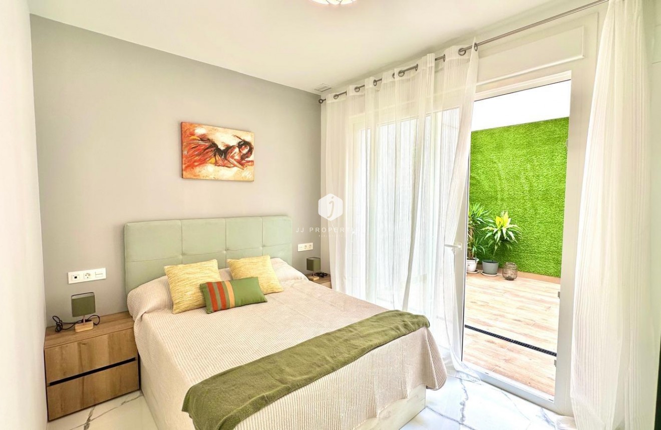 Resale - Apartment / flat -
Torrevieja - Playa del Cura