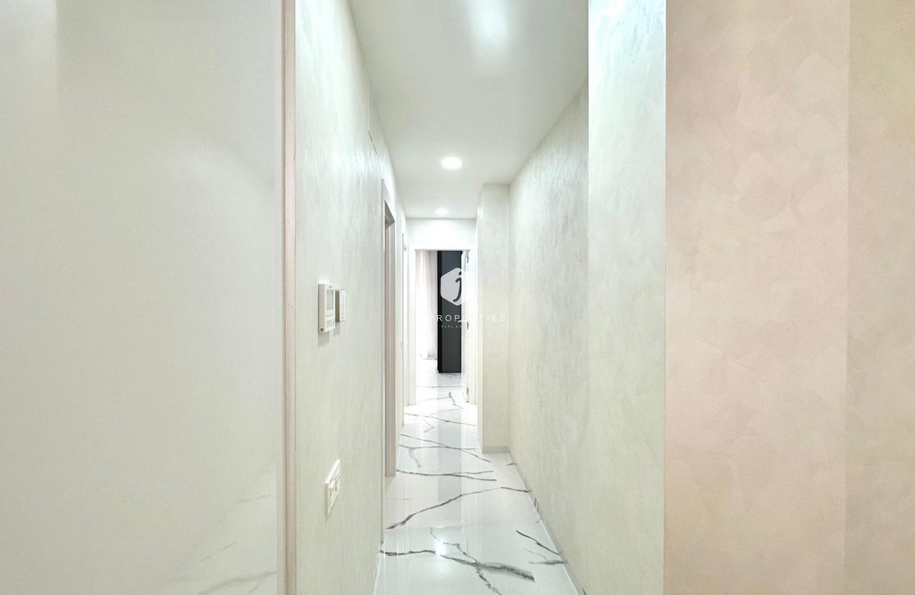 Segunda mano - Apartamento / piso -
Torrevieja - Playa del Cura