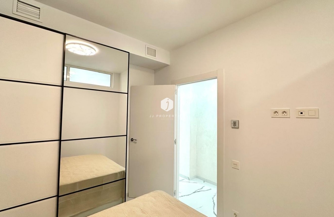 Segunda mano - Apartamento / piso -
Torrevieja - Playa del Cura