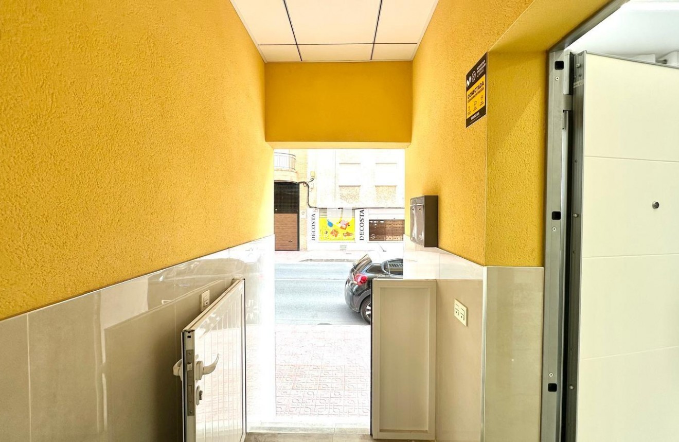 Segunda mano - Apartamento / piso -
Torrevieja - Playa del Cura