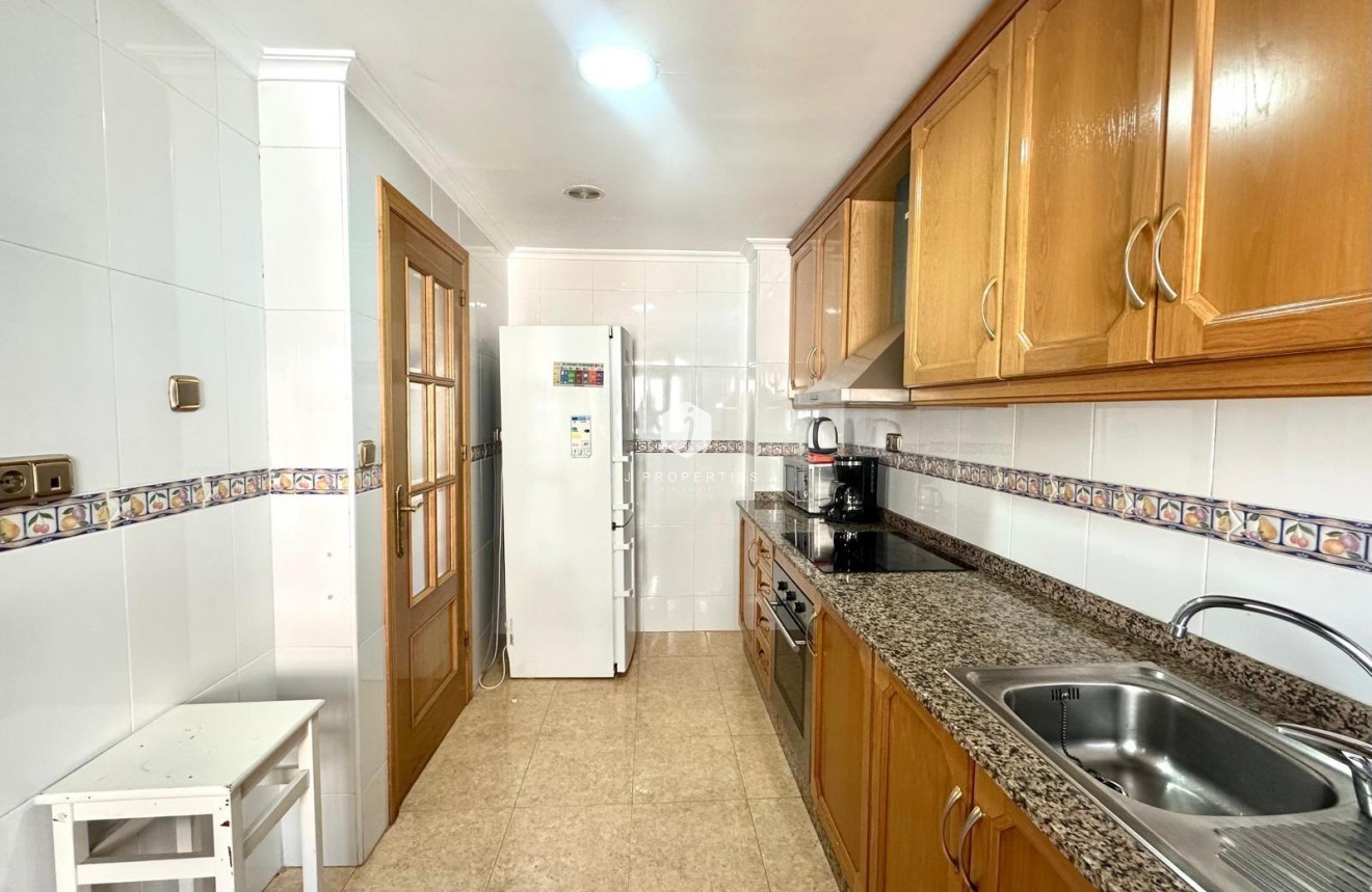Segunda mano - Apartamento / piso -
Torrevieja