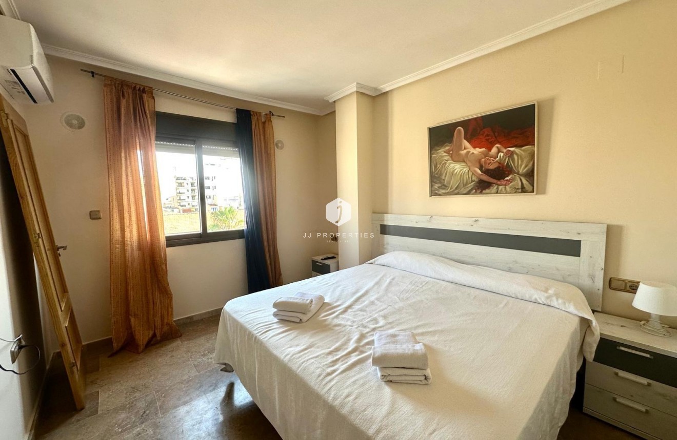 Segunda mano - Apartamento / piso -
Torrevieja